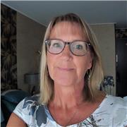 De langue maternelle anglaise, traductrice indépendante, double nationalité, donne cours de soutien niveau collège autour de Caen